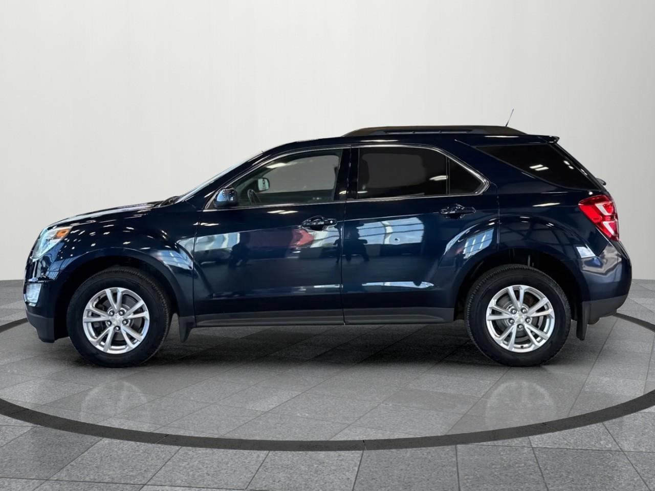 2017 Chevrolet Equinox LT w/1LT Front-Wheel Drive Photo2