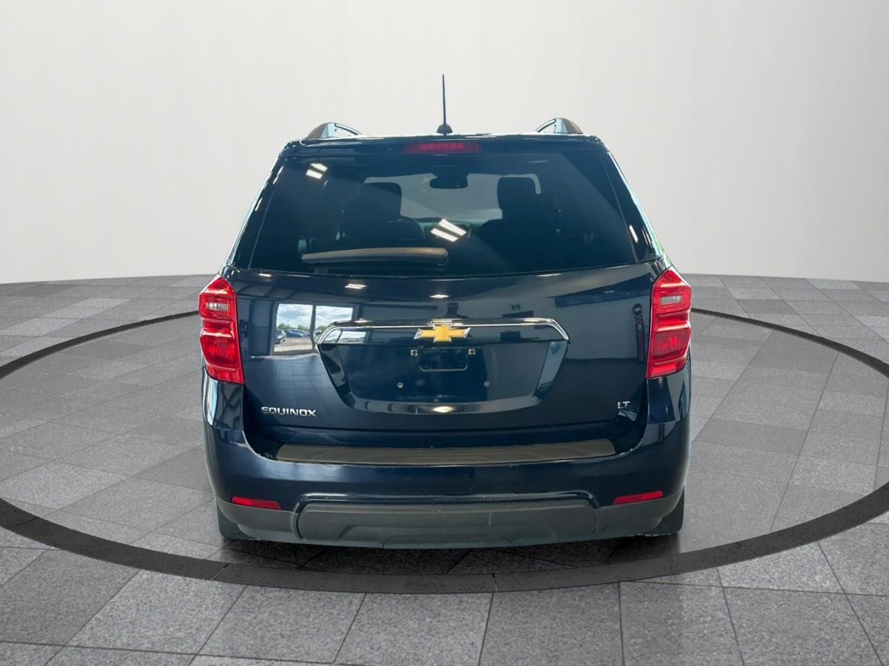 2017 Chevrolet Equinox LT w/1LT Front-Wheel Drive Photo4