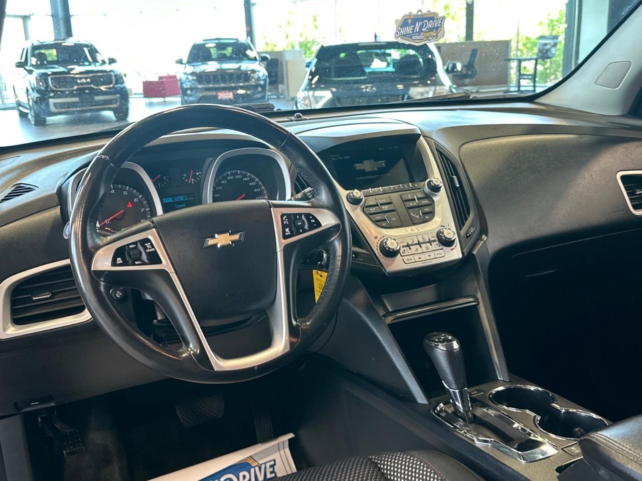 2017 Chevrolet Equinox LT w/1LT Front-Wheel Drive Photo