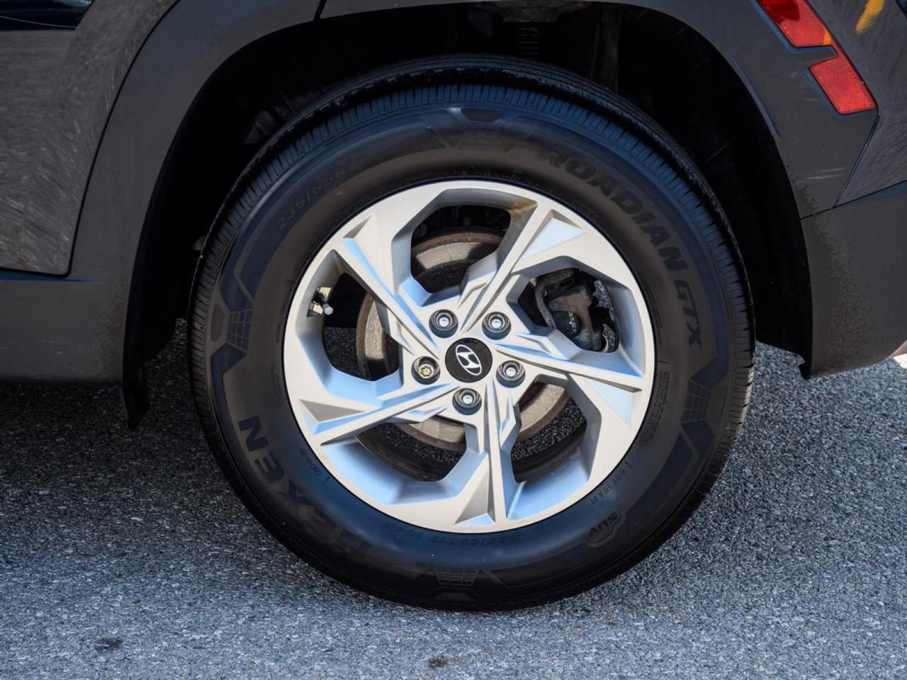 2023 Hyundai Tucson Preferred AWD   CPO RATES, No Accidents Photo