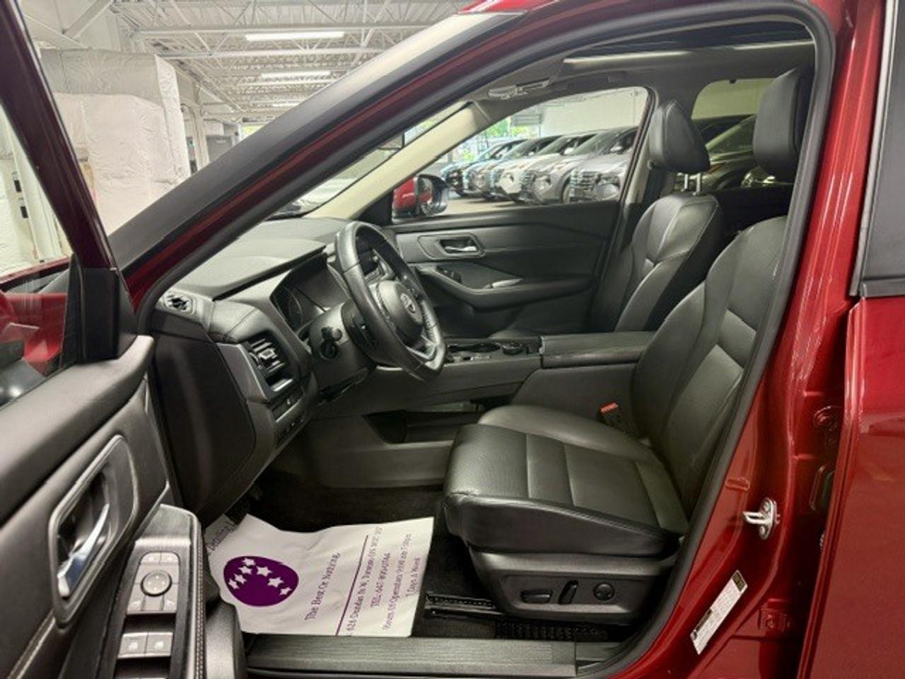 2024 Nissan Rogue SV PREMIUM, AWD, PRO-PILOT, MOONROOF, LEATHERETTE Photo