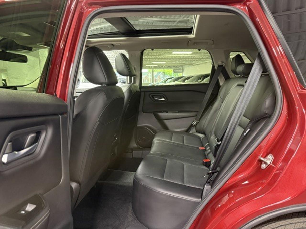 2024 Nissan Rogue SV PREMIUM, AWD, PRO-PILOT, MOONROOF, LEATHERETTE Photo