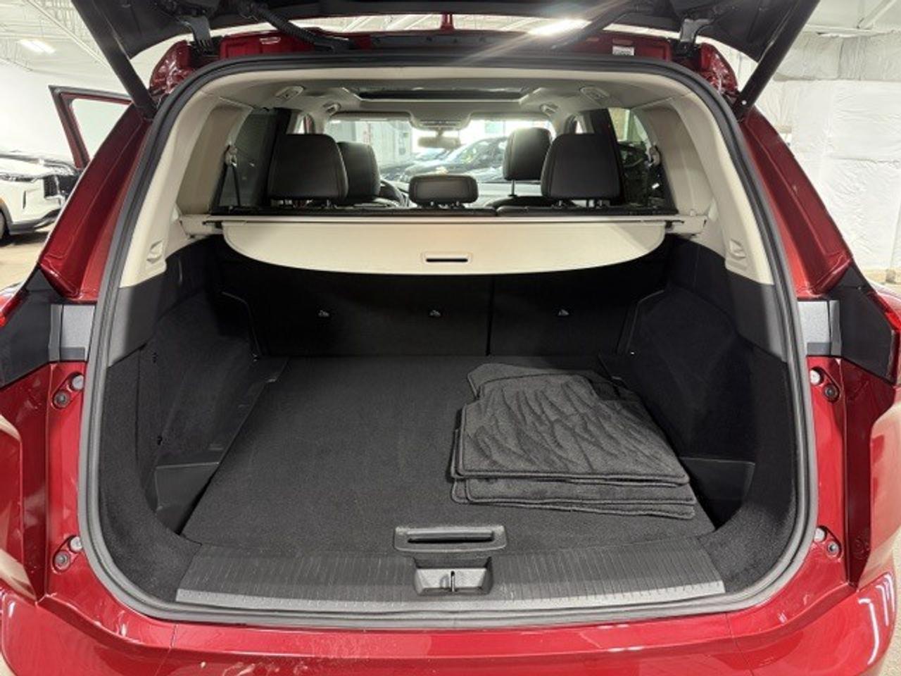 2024 Nissan Rogue SV PREMIUM, AWD, PRO-PILOT, MOONROOF, LEATHERETTE Photo
