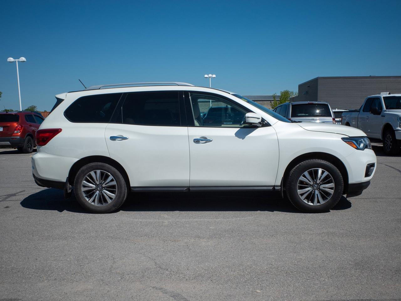 2017 Nissan Pathfinder - Adjustable Lumbar   Heated Mirrors Photo