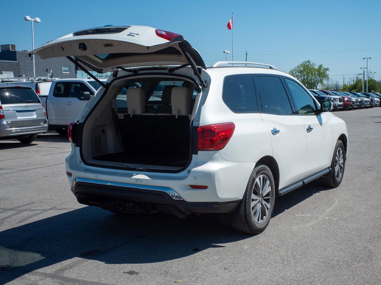 2017 Nissan Pathfinder - Adjustable Lumbar   Heated Mirrors Photo