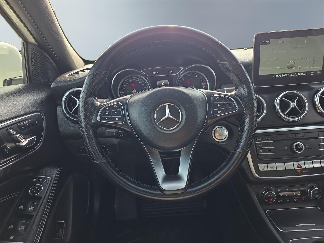 2019 Mercedes-Benz GL-Class GLA 250 4MATIC * NO ACCIDENTS / LOW KM / PANO / NA Photo