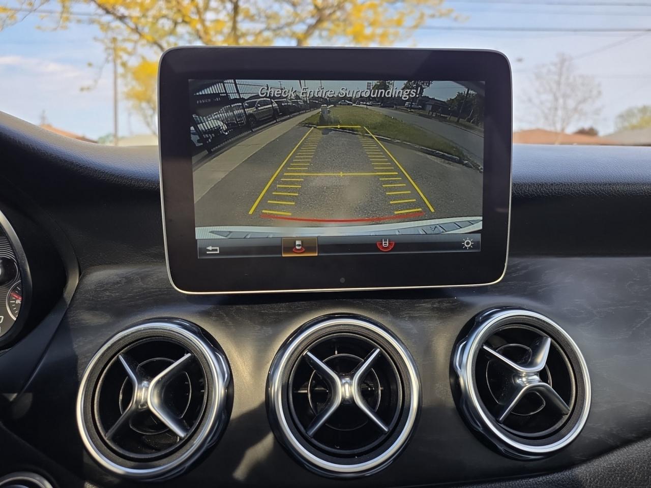 2019 Mercedes-Benz GL-Class GLA 250 4MATIC * NO ACCIDENTS / LOW KM / PANO / NA Photo