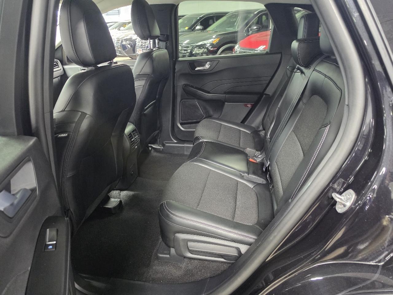 2025 Ford Escape PHEV 4dr Front-Wheel Drive Photo