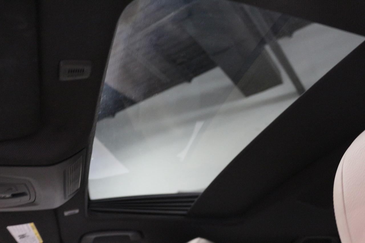 2016 BMW 5 Series 528i xDrive AWD M SPORT HEADS UP NAVI REAR CAM Photo