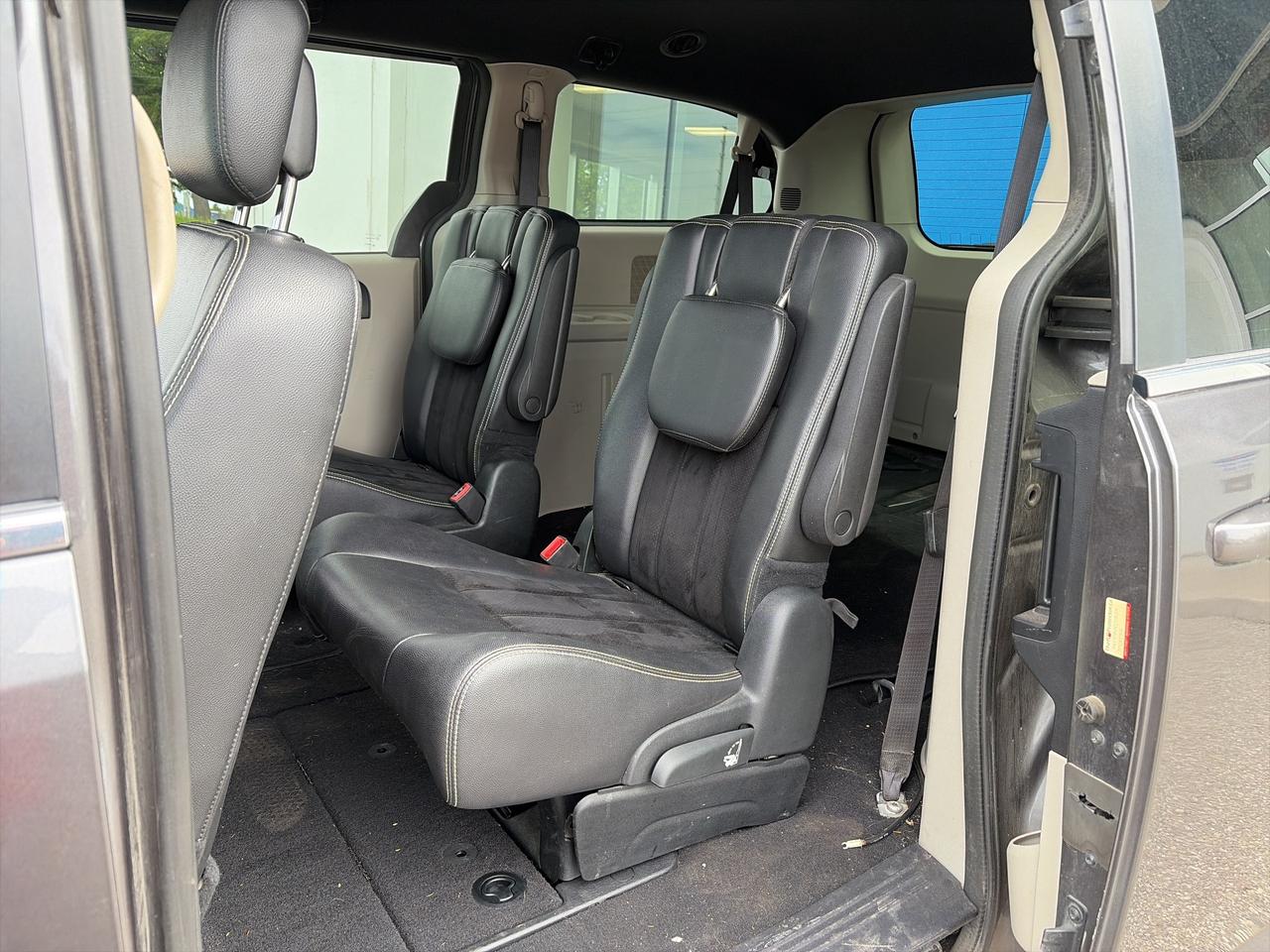 2018 Dodge Grand Caravan SXT Premium Plus   7 Pass   Stow & Go   Clean Photo