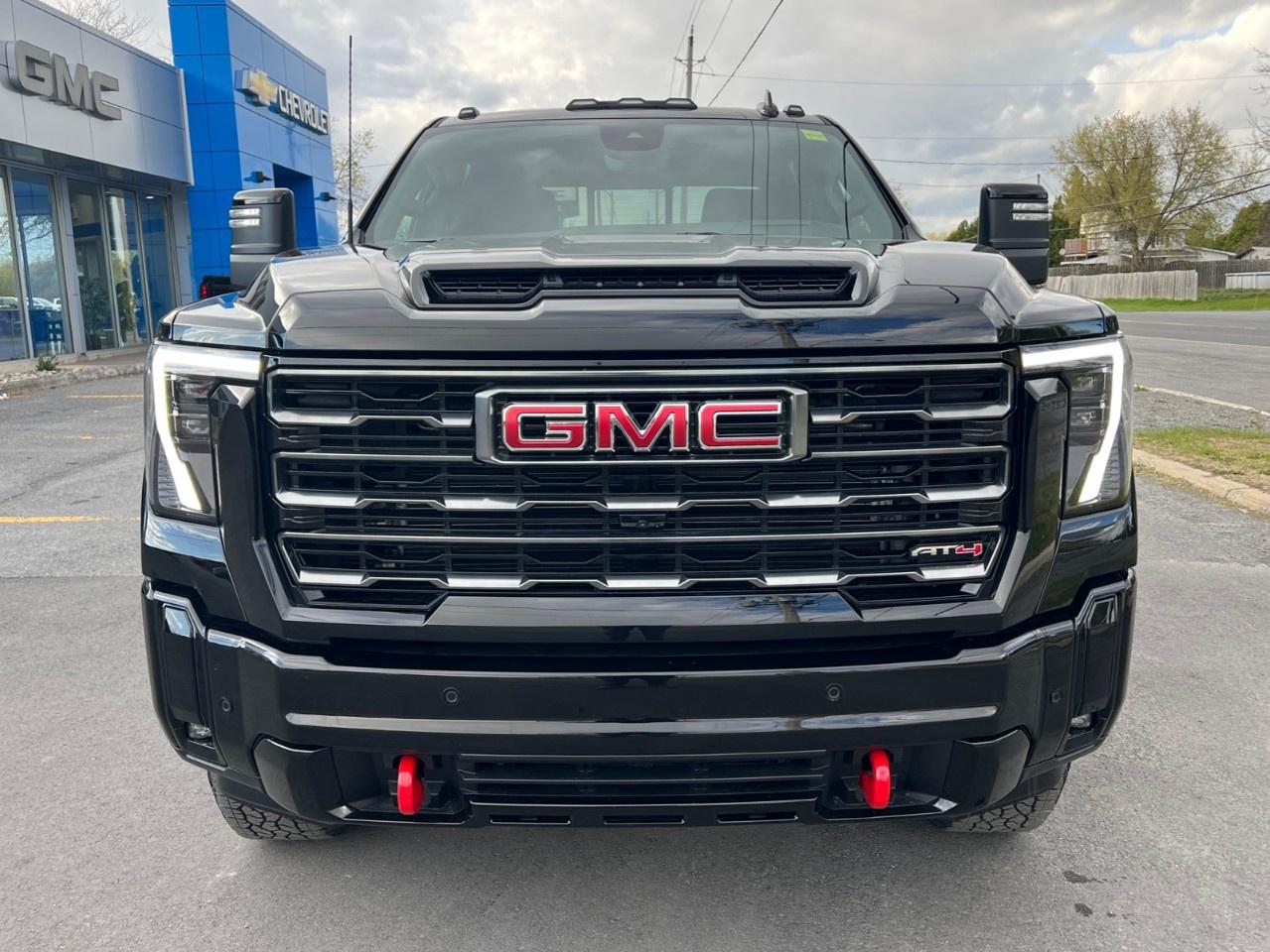 2026 GMC SIERRA 2500HD Crew Cab Standard Box 4-Wheel Drive AT4 Photo