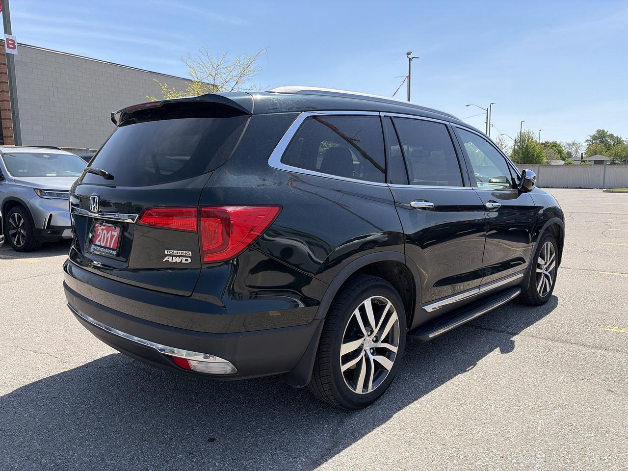 2017 Honda Pilot Touring Navigation Leather Sunroof 7Pass Photo