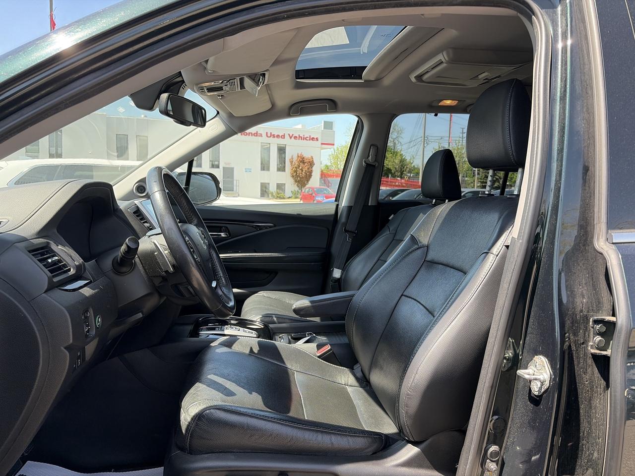 2017 Honda Pilot Touring Navigation Leather Sunroof 7Pass Photo