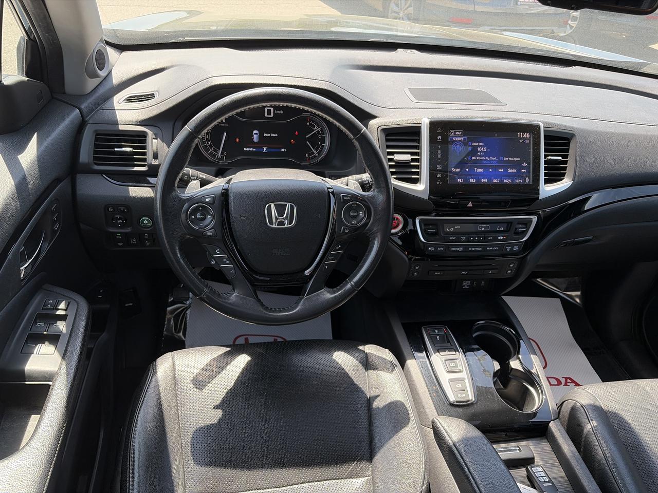 2017 Honda Pilot Touring Navigation Leather Sunroof 7Pass Photo