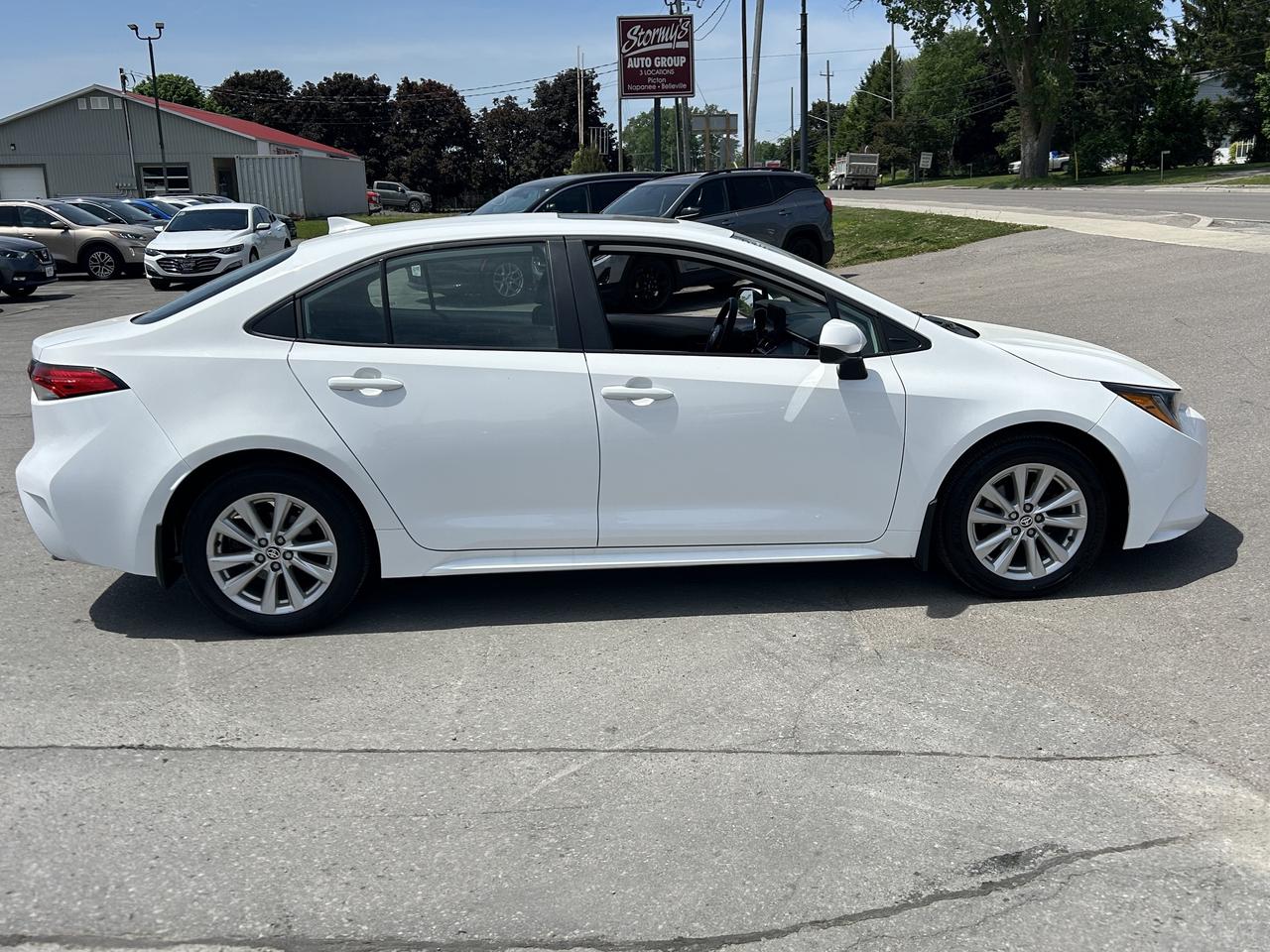 2025 Toyota Corolla LE/PWR ROOF/BACK UP CAM/ CALL NAPANEE 613-354-2100 Photo