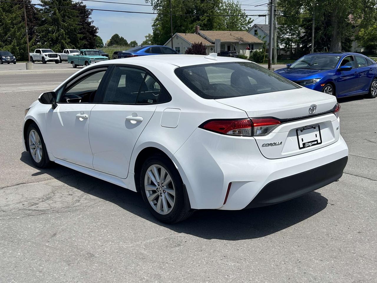 2025 Toyota Corolla LE/PWR ROOF/BACK UP CAM/ CALL NAPANEE 613-354-2100 Photo