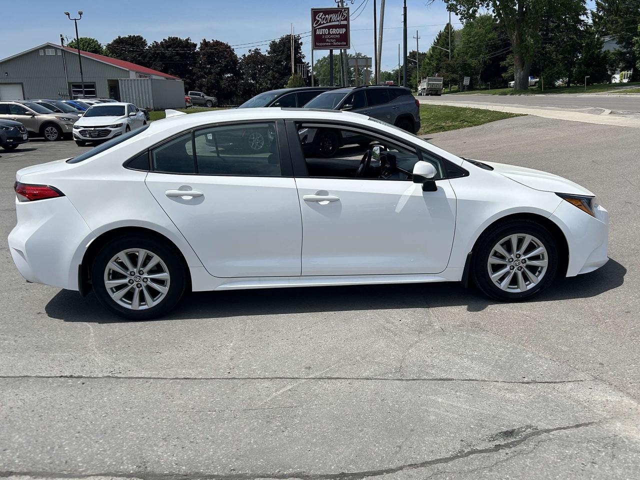 2025 Toyota Corolla LE/PWR ROOF/BACK UP CAM/ CALL NAPANEE 613-354-2100 Photo