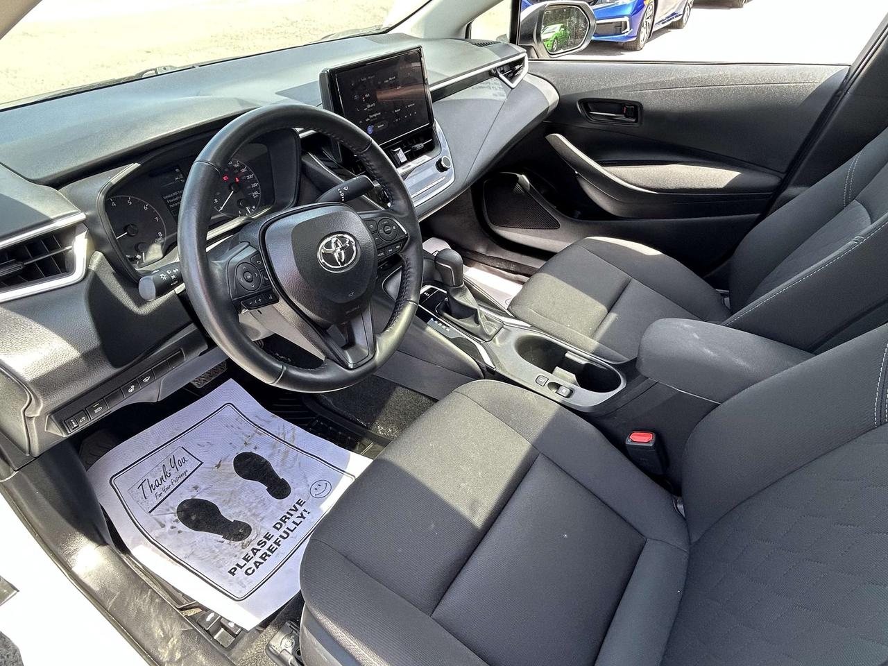 2025 Toyota Corolla LE/PWR ROOF/BACK UP CAM/ CALL NAPANEE 613-354-2100 Photo