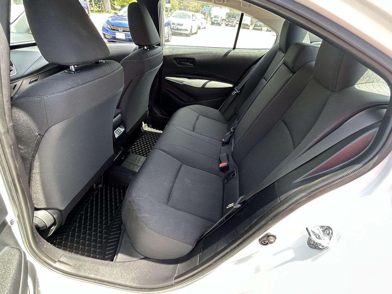2025 Toyota Corolla LE/PWR ROOF/BACK UP CAM/ CALL NAPANEE 613-354-2100 Photo