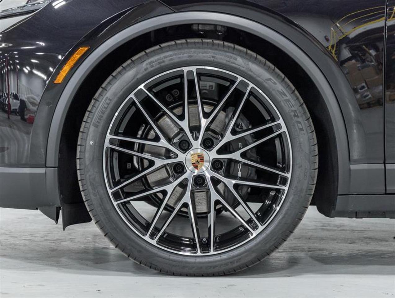 2026 Porsche Macan  Photo4