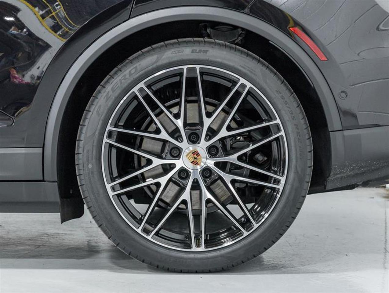 2026 Porsche Macan  Photo