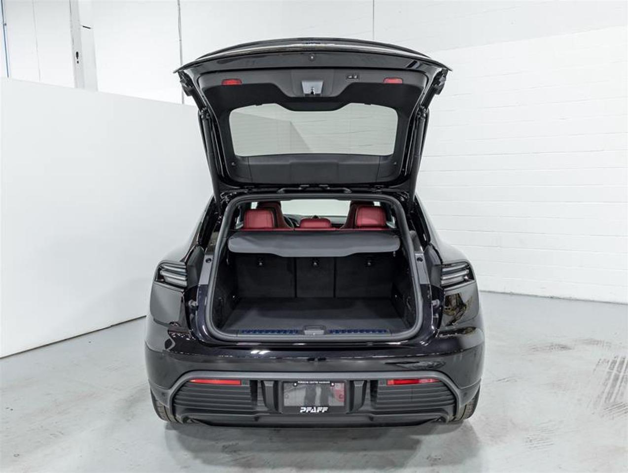 2026 Porsche Macan  Photo