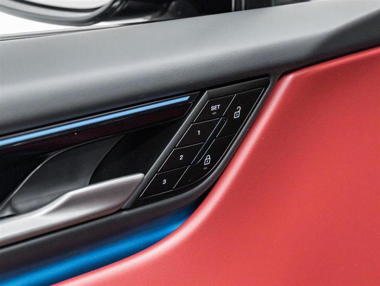 2026 Porsche Macan  Photo