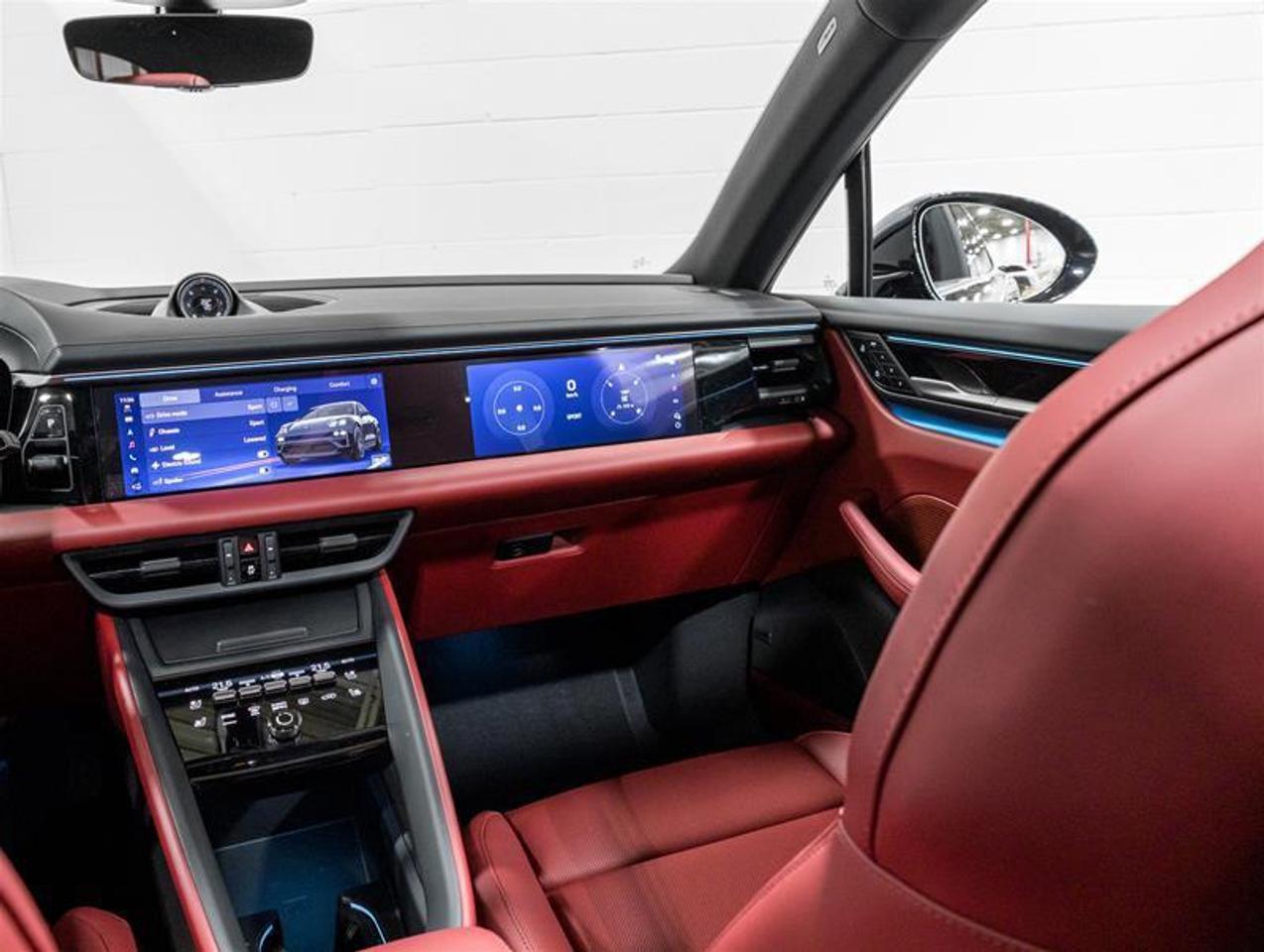 2026 Porsche Macan  Photo