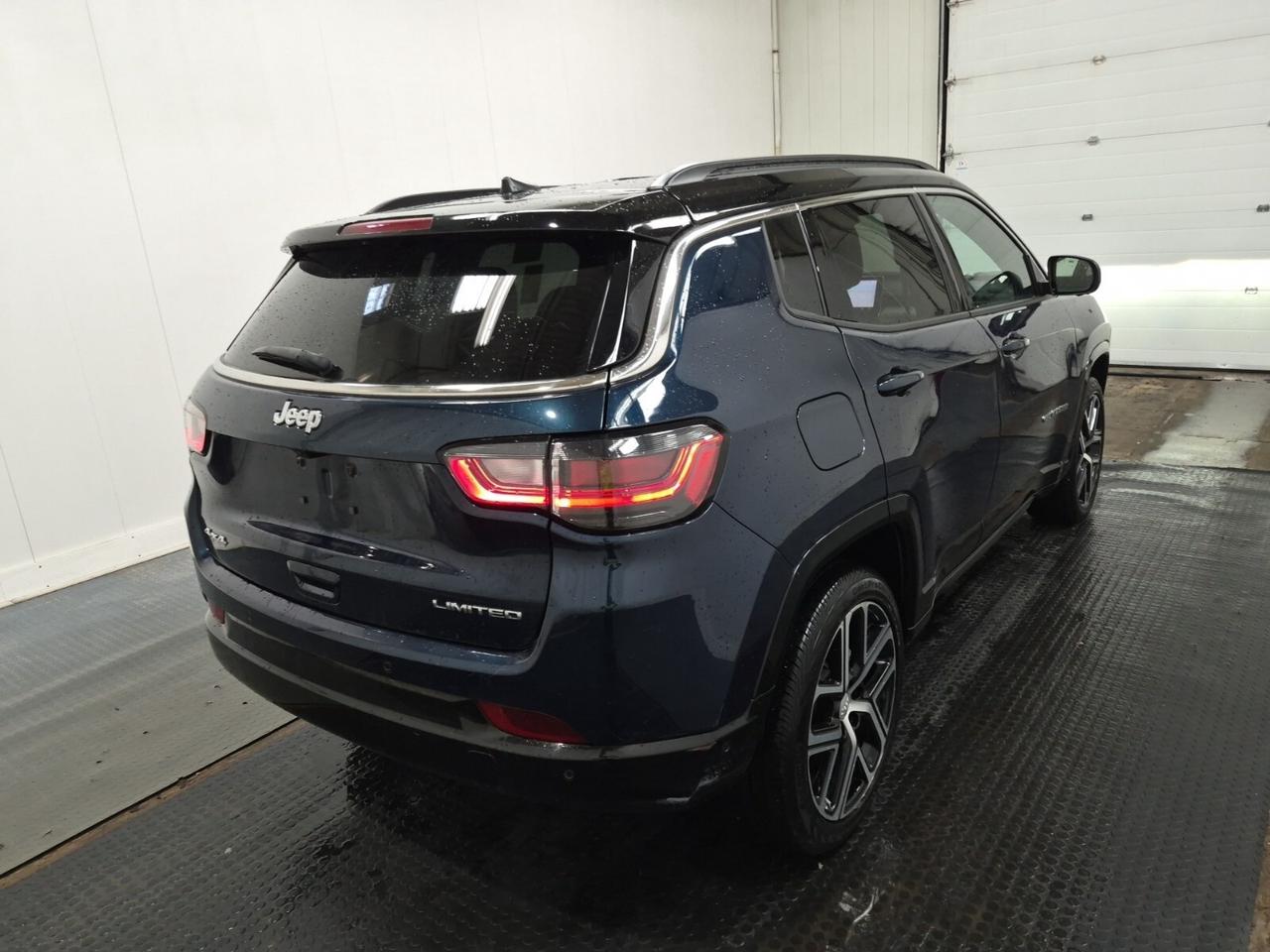2024 Jeep Compass Limited   ELITE EXTERIOR GROUP   HEATED/VENTED LEA Photo