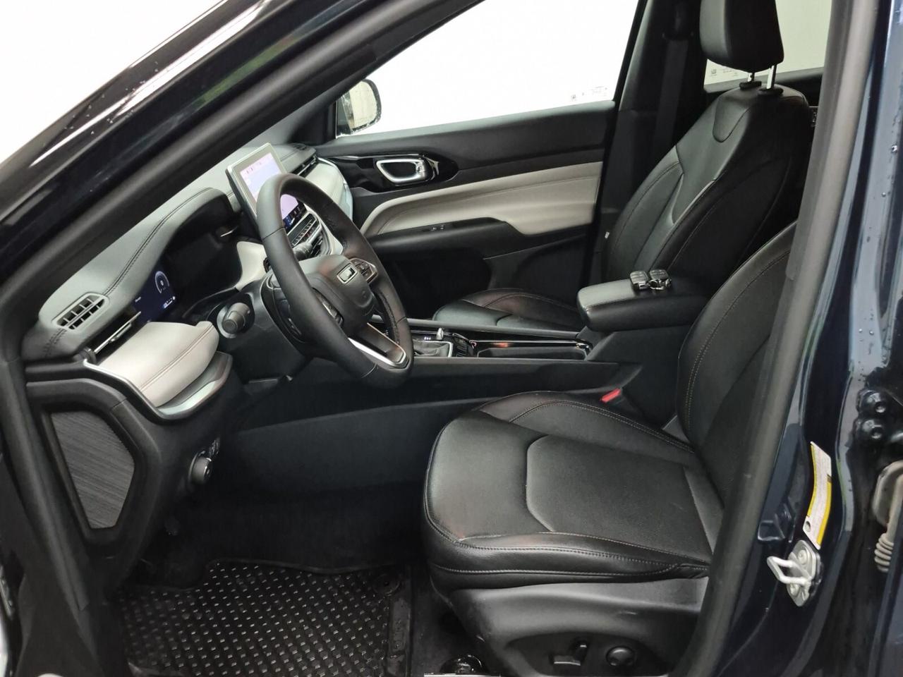 2024 Jeep Compass Limited   ELITE EXTERIOR GROUP   HEATED/VENTED LEA Photo
