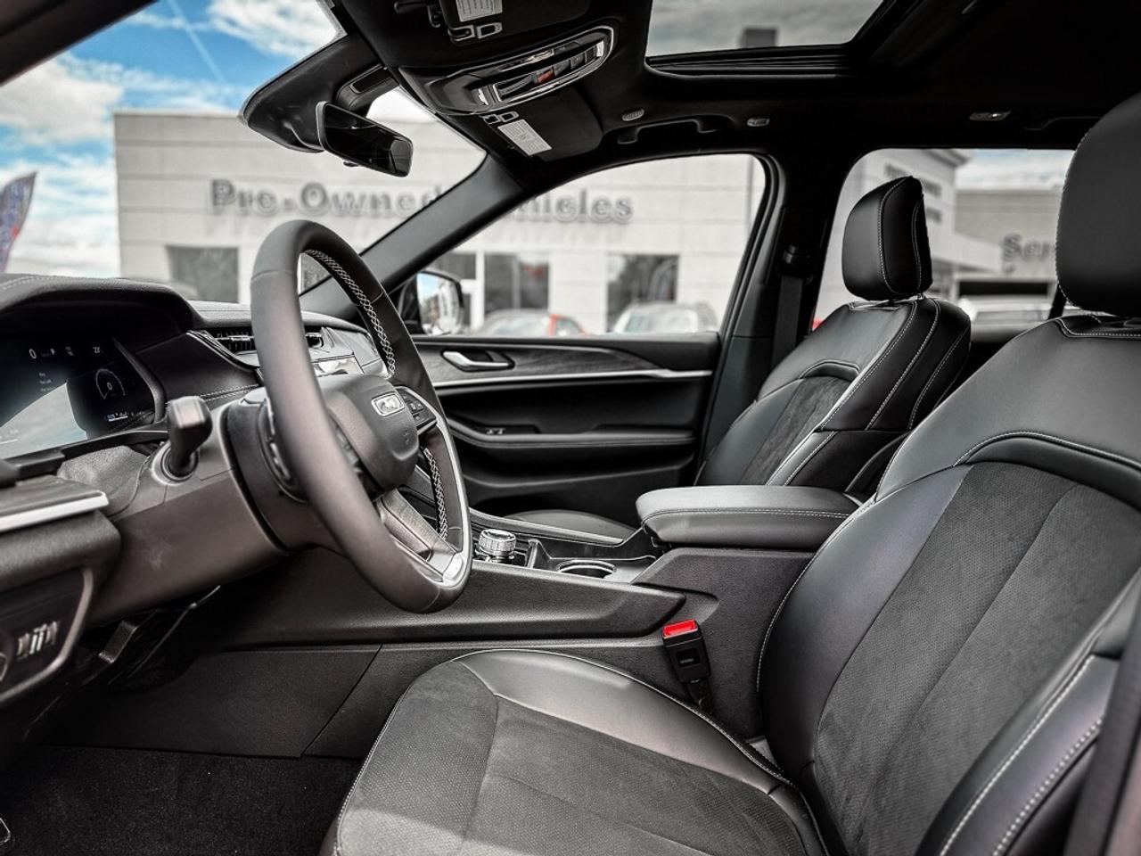 2026 Jeep Grand Cherokee ALTITUDE   SUNROOF   HEATED SEATS   BLINDSPOT Photo
