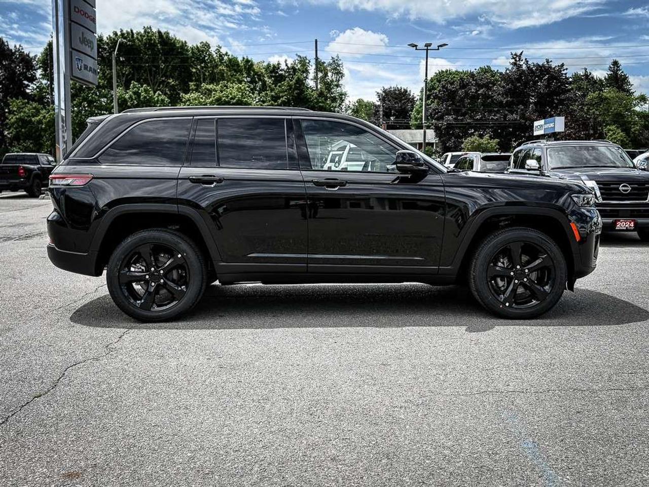 2026 Jeep Grand Cherokee ALTITUDE   SUNROOF   HEATED SEATS   BLINDSPOT   LANE KEEP Photo