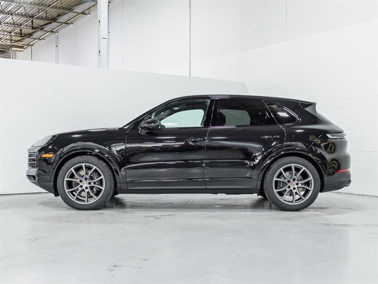 2026 Porsche Cayenne  Photo3