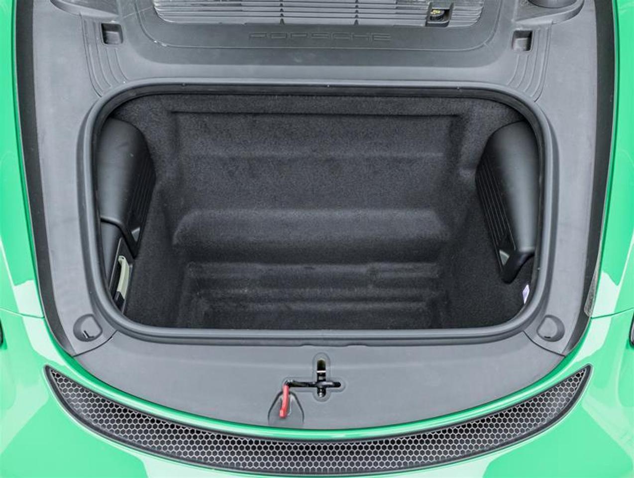 2023 Porsche 718 Cayman  Photo4