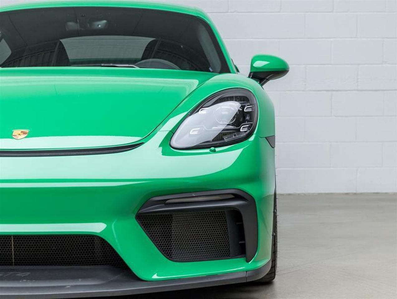 2023 Porsche 718 Cayman  Photo3