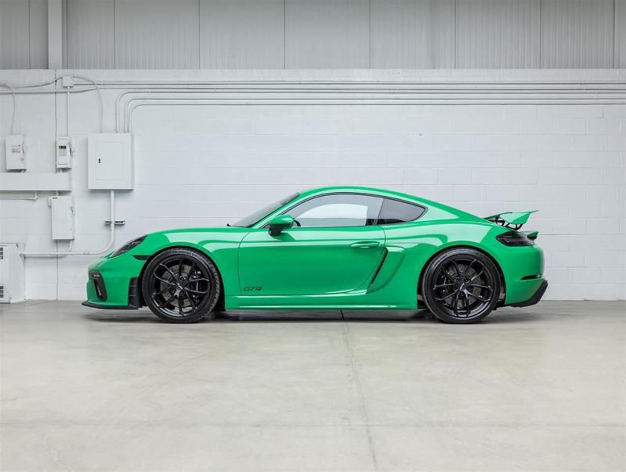 2023 Porsche 718 Cayman  Photo
