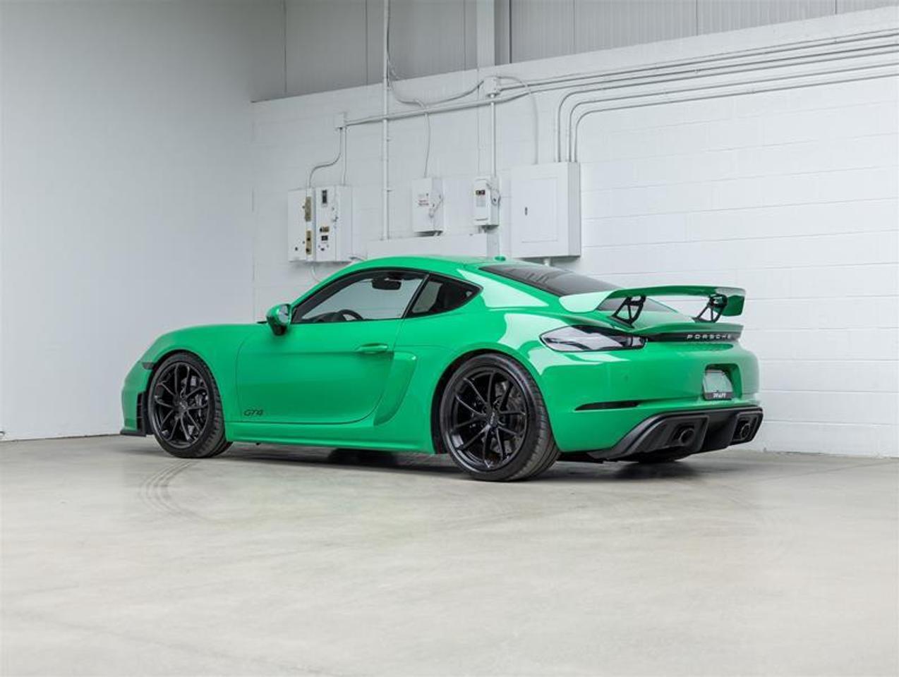 2023 Porsche 718 Cayman  Photo