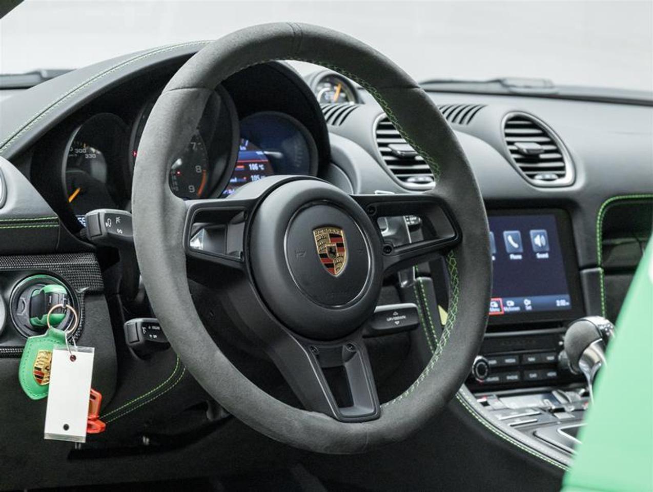 2023 Porsche 718 Cayman  Photo