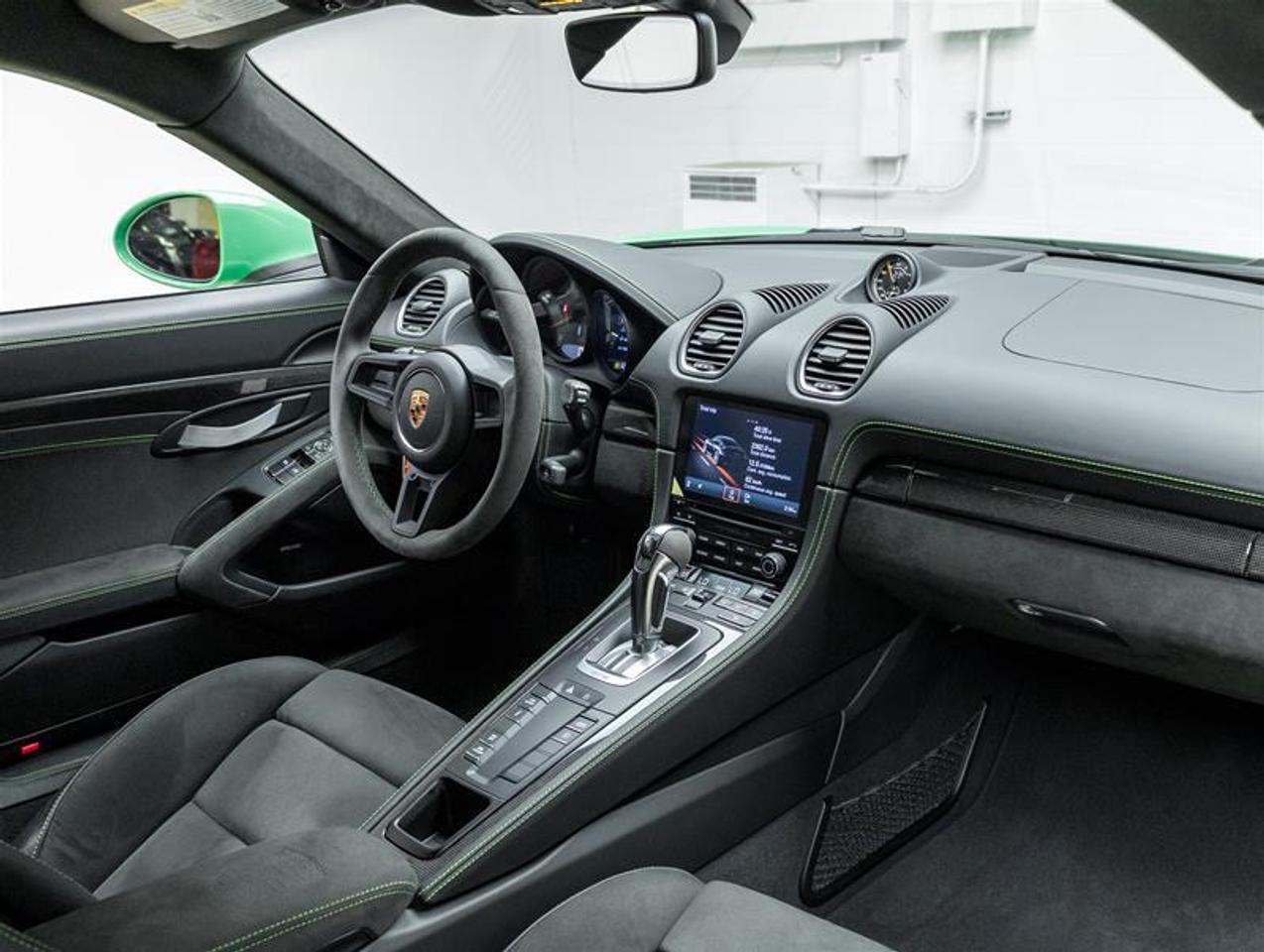2023 Porsche 718 Cayman  Photo