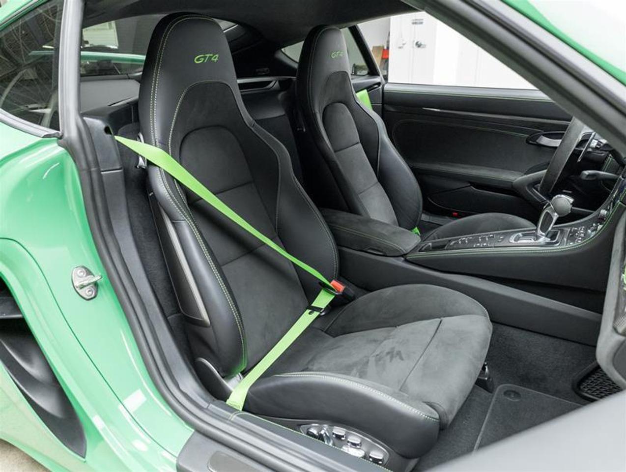 2023 Porsche 718 Cayman  Photo