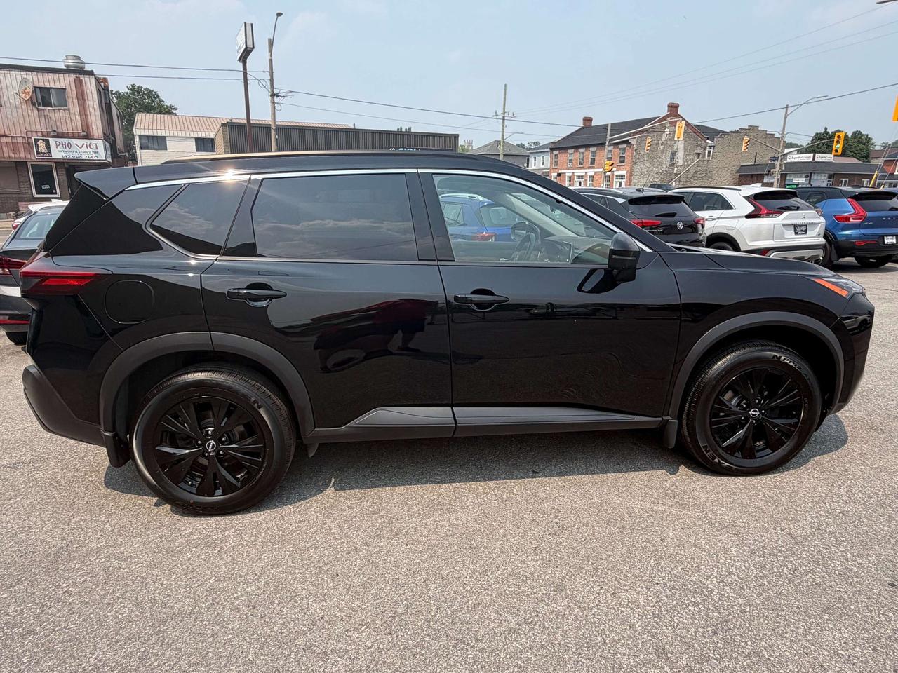 2023 Nissan Rogue MIDNIGHT EDITION CALL BELLEVILLE 613-961-8848*** Photo