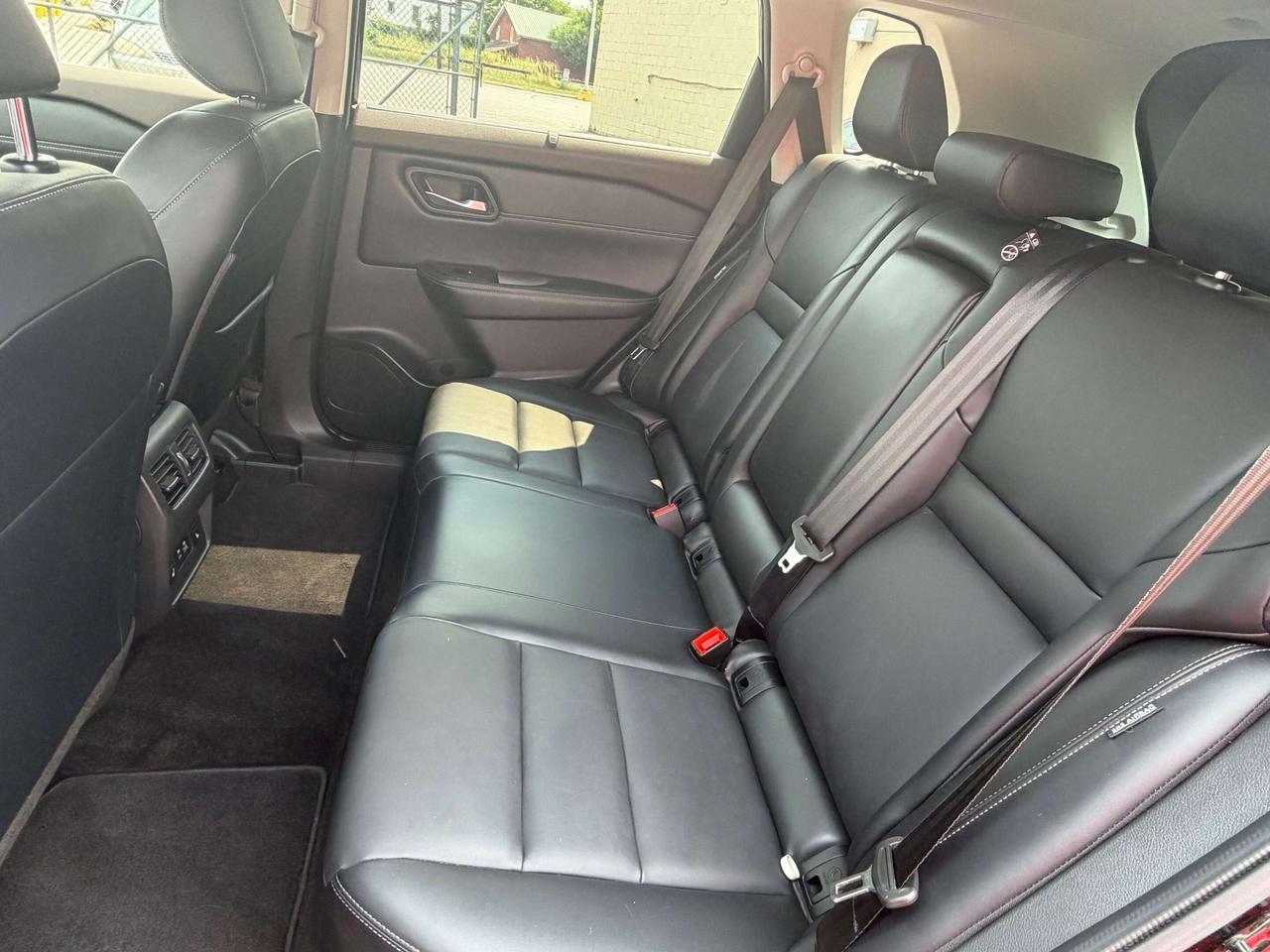 2023 Nissan Rogue MIDNIGHT EDITION CALL BELLEVILLE 613-961-8848*** Photo