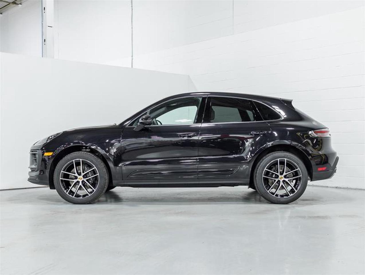 2026 Porsche Macan  Photo3
