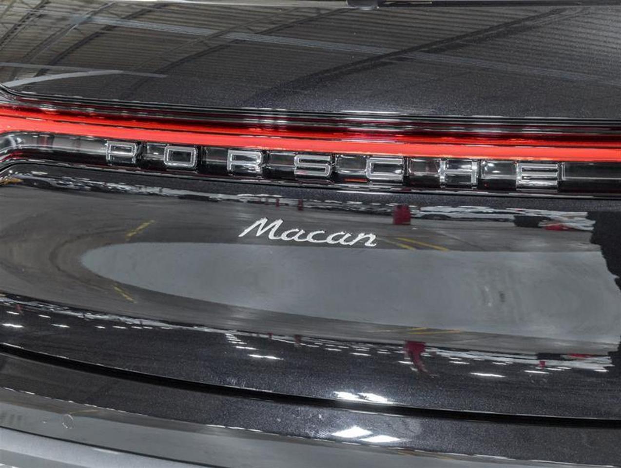 2026 Porsche Macan  Photo