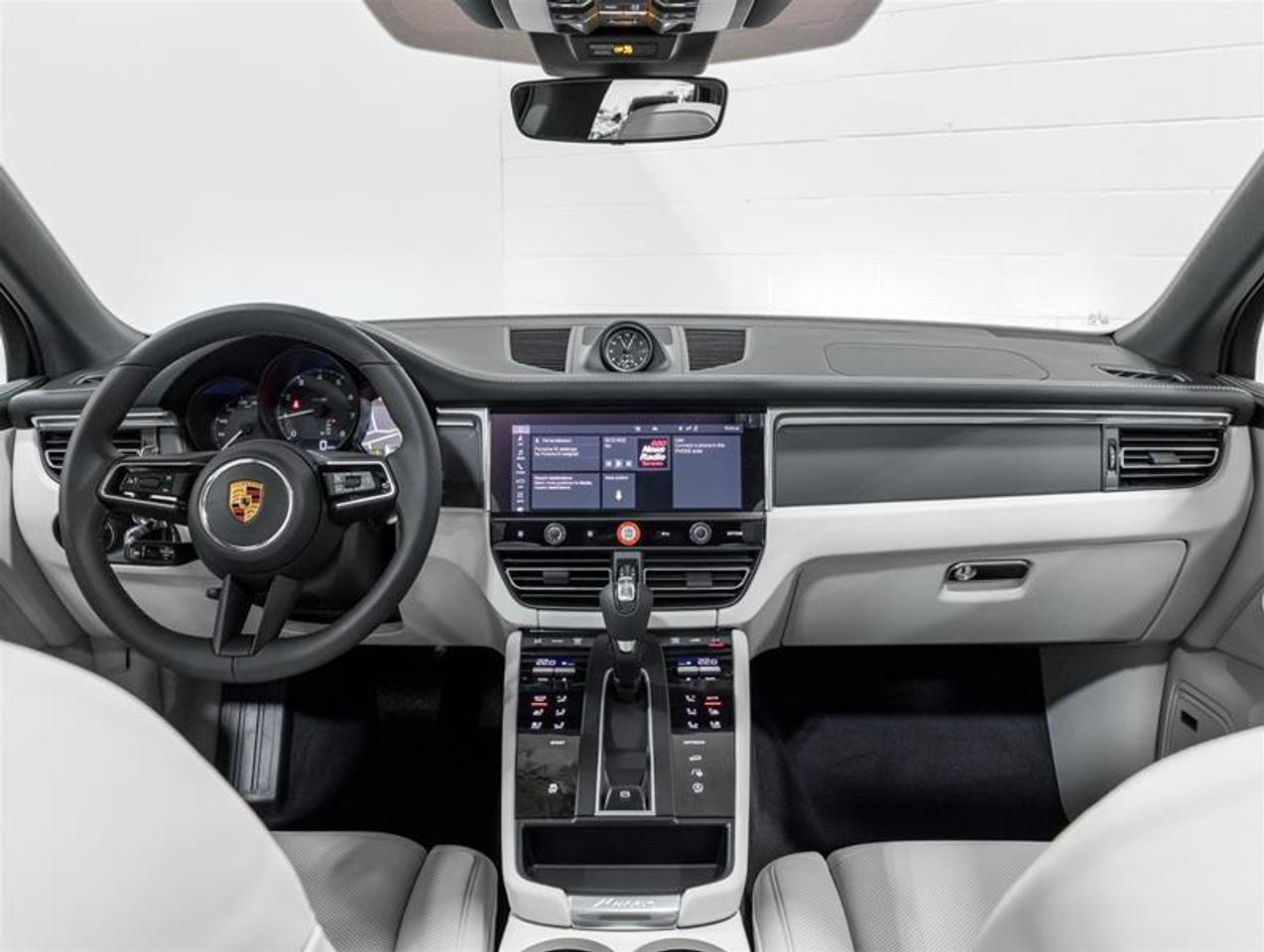 2026 Porsche Macan  Photo