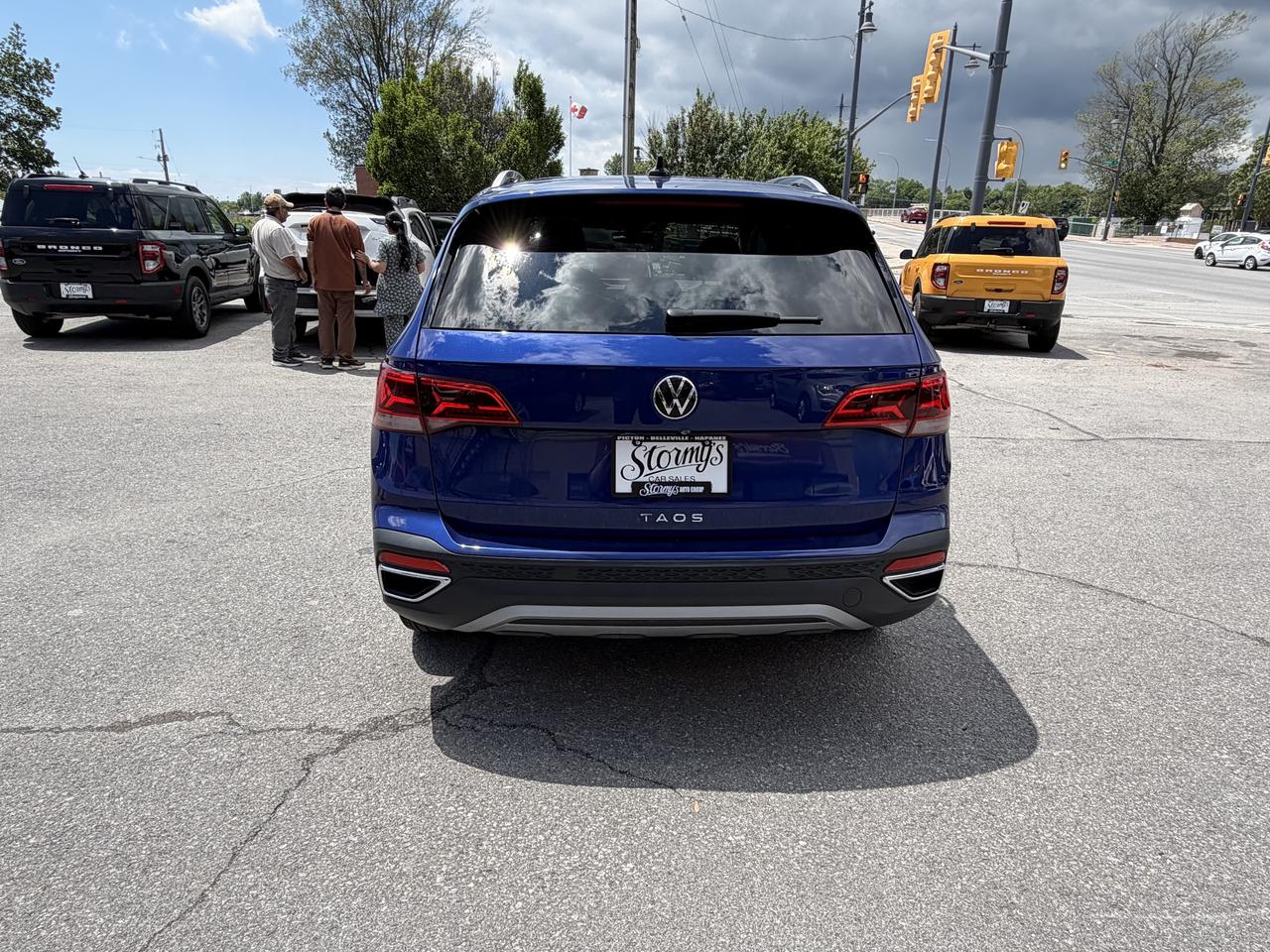 2024 Volkswagen Taos Comfortline **CALL BELLEVILLE 613-961--8848 ** Photo
