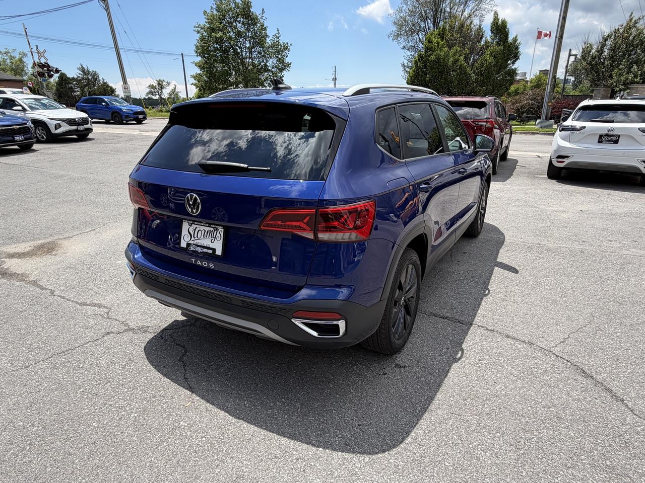 2024 Volkswagen Taos Comfortline **CALL BELLEVILLE 613-961--8848 ** Photo