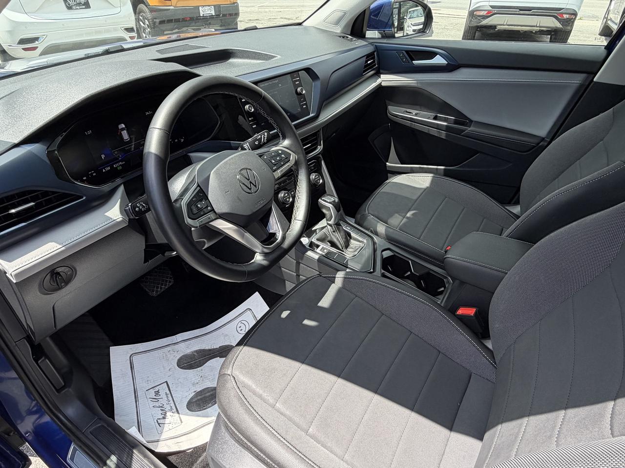 2024 Volkswagen Taos Comfortline **CALL BELLEVILLE 613-961--8848 ** Photo