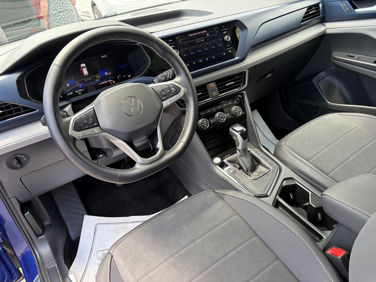2024 Volkswagen Taos Comfortline **CALL BELLEVILLE 613-961--8848 ** Photo