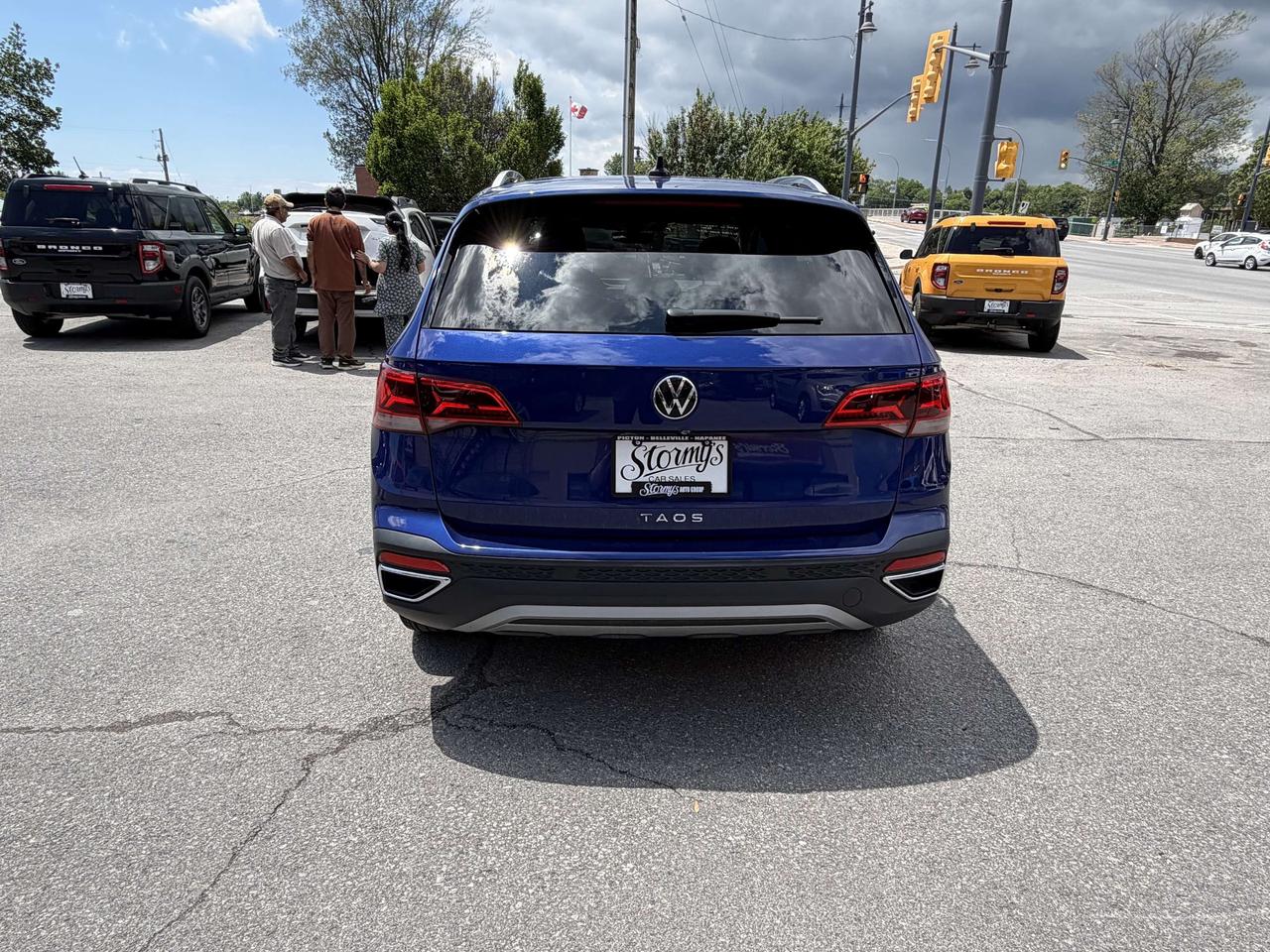2024 Volkswagen Taos Comfortline **CALL BELLEVILLE 613-961-8848** Photo